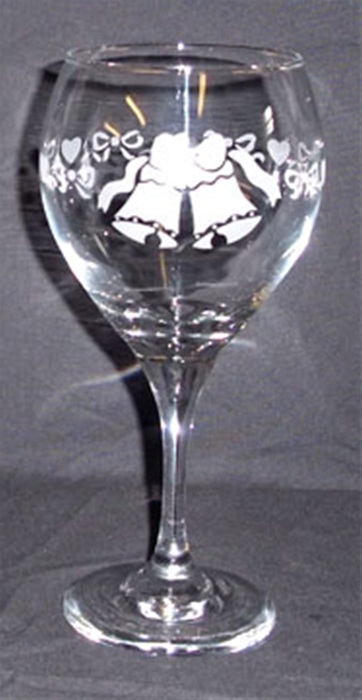 http://www.thejoyofglass.com/Userfiles/wine-glasses-and-beer-mugs/wine-glass-wedding-bells-vsm-700--N.jpg